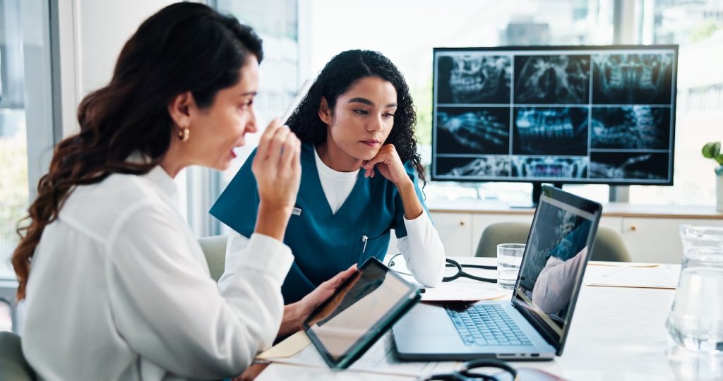 medical professionals using managed IT services for healthcare